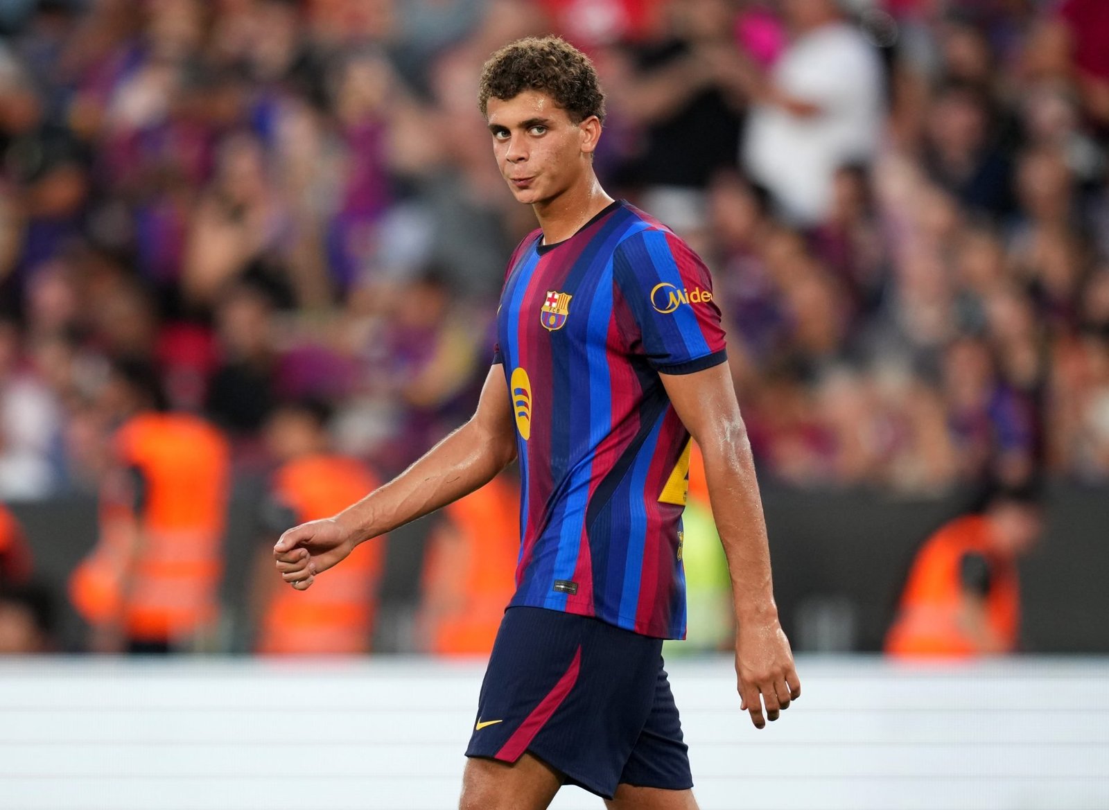 Portuguese legend Eusebio sends advice to struggling Barcelona youngster – “Important for his growth”