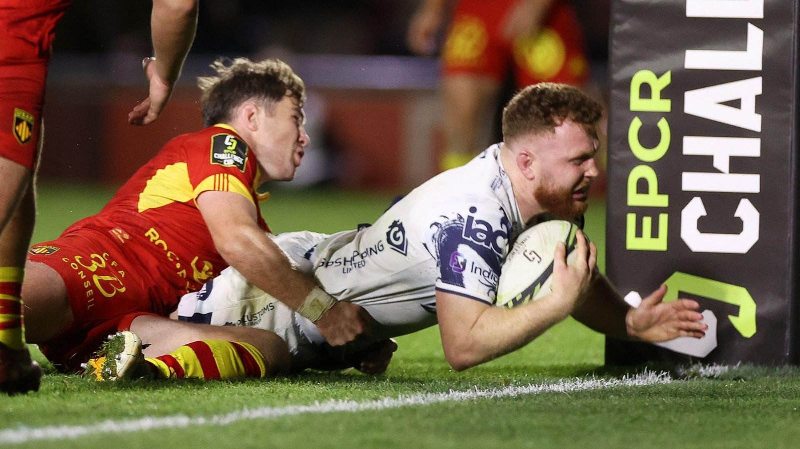 Aneurin Owen crashes over to score for Dragons